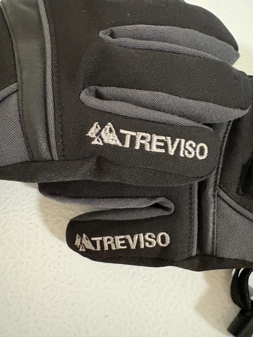 Treviso Black Gray Insulated Youth Ski Gloves size M